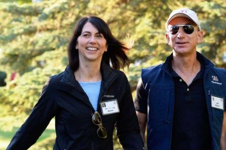 Jeff Bezos and Mackenzie Bezos.jpg