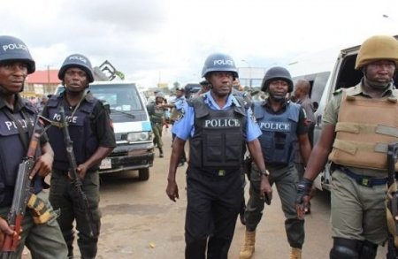 Nigerian-police-officers-at-work.jpg