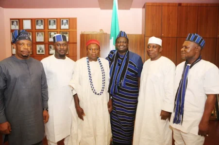SAwithOju-Obi-leaders1-1024x682.webp