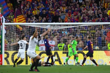 Valencia-vs-Barcelona-Copa-May2019.webp