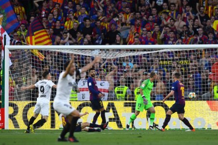 Valencia-vs-Barcelona-Copa-May2019.jpg