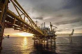 oil rig.webp