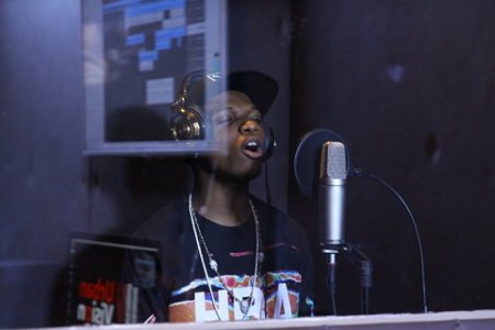 Wizkid in the studio (1).JPG