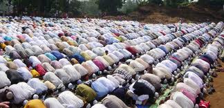 muslims praying.jpg