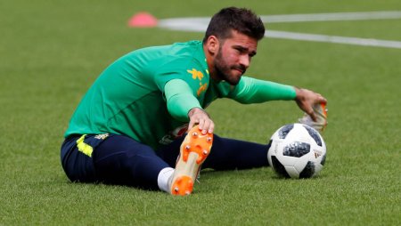 Alisson Becker.jpg