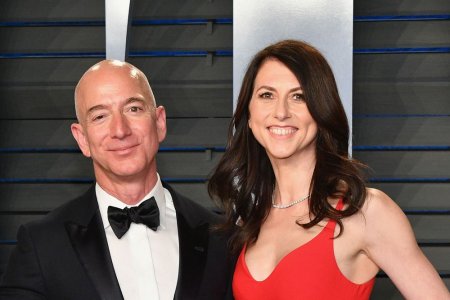 Jeff Bezos and MacKenzie Bezos.jpg