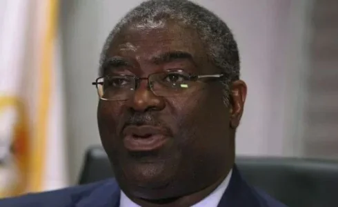 tunde.webp tunde.webp