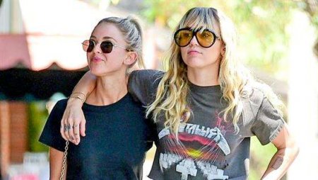 Miley Cyrus and Kaitlynn Carter.jpg