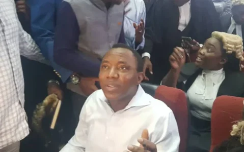 sowore in court.PNG