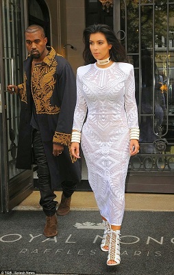 Kim Kardashian on the way to the event.jpg