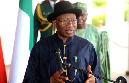 Goodluck-Jonathan-speaking.jpg