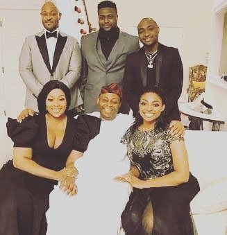 Davido & family.jpg