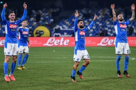 Napoli-players-.webp