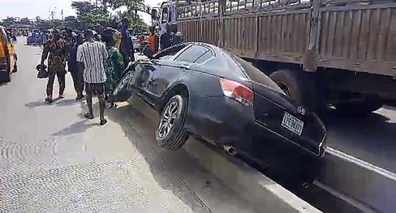 Driver on the Run from LASTMA Kills Two LAWMA Workers, Igniting Outcry and Protests