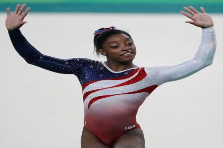 Jonathan Owens' Remark on Meeting Simone Biles Sparks Online Backlash