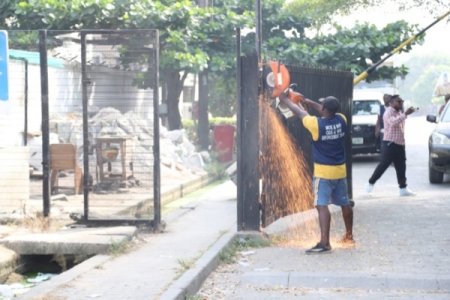 Lagos State Removes Inner Gates in Lekki to Tackle Traffic Congestion