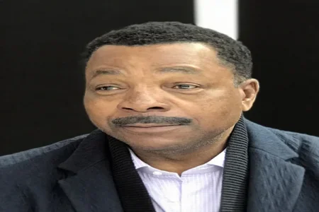 Carl_Weathers_(cropped_3_by_4) (1).jpg Carl_Weathers_(cropped_3_by_4) (1).jpg
