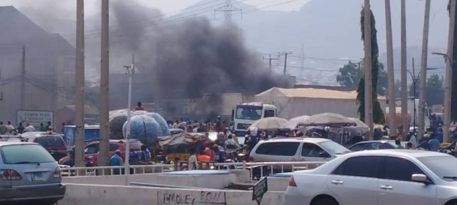 Desperation in Niger State: Soldiers Battle With Food Truck Hijackers