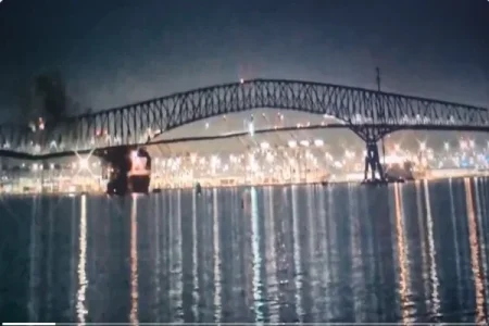 ship and bridge collison (1).webp ship and bridge collison (1).webp