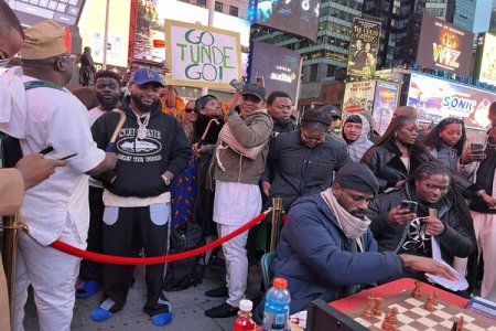 Guinness World Record: Nigerians Excited as Davido and 30BG Crew Show Up to Encourage Chess Maestro Tunde Onakoya at Times Square