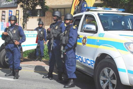 South_african_police_may_2010 (1).jpg