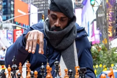 Tunde-Onakoya-surpasses-World-record-time (1).webp