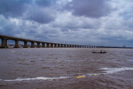 Lagos Mob Pursuit Turns Deadly: Man Drowns in Lagoon Amidst Allegations"