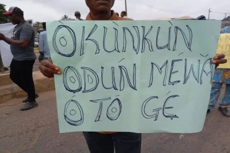 Frustrated Residents Stage Protest at IBEDC Office Over Electricity Issues
