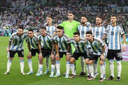 Late Martínez Strike Sends Argentina Soaring in Copa América