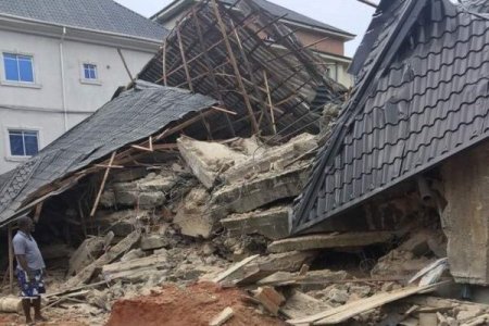 Panic in Amawbia as Building Collapses at Ekeoyibo Market; Rescue Operations Underway