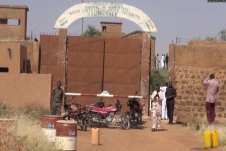 Panic as Hundreds of Boko Haram Terrorists and Drug Traffickers Escape Koutoukalé Prison