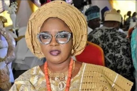 [VIDEO] Tinubu’s Daughter Tells Lagos Market Women: No Protests, Give My Father Three Years