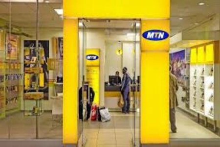 Nigerians Flood MTN Offices as Phone Lines Go Dead Amid NIN Linkage Issue