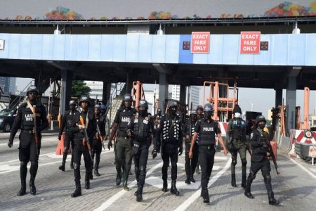 #EndBadGovernance: Video Captures Police Preparing for August 1 Hunger Protest on Lekki-Ikoyi Bridge, Lagos