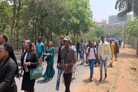 #EndBadGovernance [VIDEO] RCCG Prayer Walk: Mixed Reactions as Thousands March to Address Nigeria’s Challenges