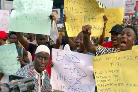 [VIDEO] #EndBadGovernance Demonstrations Continue in Kaduna Amidst Tight Curfew