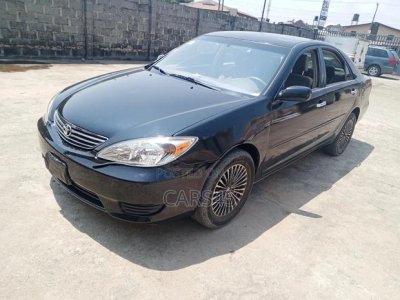 Looking for a Great Car Deal? Check Out This Toyota Camry 2005