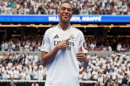 Mbappé's Dream Debut: Real Madrid Claims Super Cup with 2-0 Win Over Atalanta