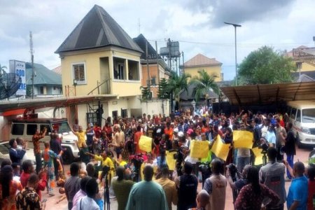 nigerian students n benin (1).jpg