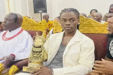 Rema wit Royal Plaque (1) (2).webp Rema wit Royal Plaque (1) (2).webp