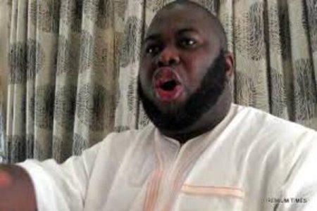 Viral Video Shows Asari Dokubo Offering Water to Alleged Recruits