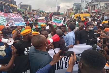 "My Shop Is Empty, My Children Are Starving" – Lagos Protester Criticizes Tinubu's Leadership