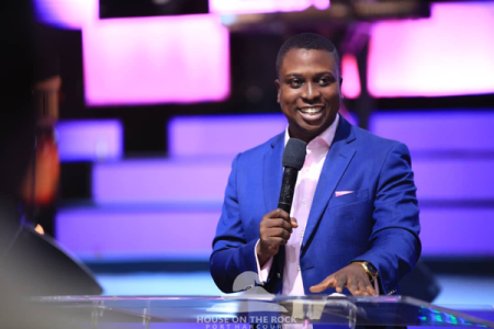 Pastor Bolaji Idowu Urges Men to Date Within Their Financial Means for Peace of Mind