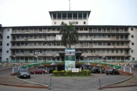 Power Crisis at UCH Ibadan: Nurses Use Phones for Light as Patients Protest 17-Day Blackout