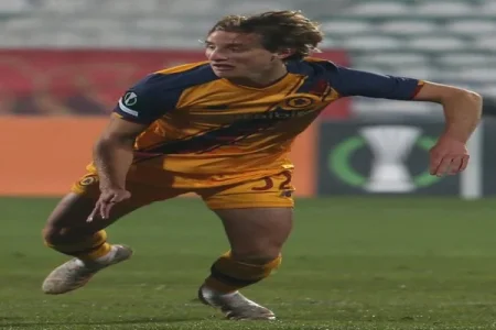 Edoardo Bove (1).webp Edoardo Bove (1).webp