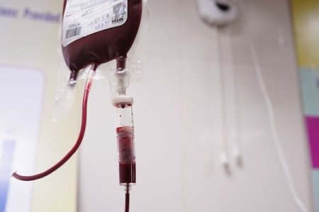 Woman Mourns Cousin’s Death After Refusing Life-Saving Blood Transfusion