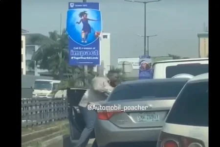 Man beats Toyota Corolla driver for bashing his G-Wagon in Lagos_1734364544 (1).webp Man beats Toyota Corolla driver for bashing his G-Wagon in Lagos_1734364544 (1).webp