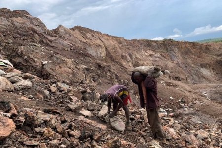 Apple Accused of Using Conflict Minerals in Lawsuit Filed by DR Congo