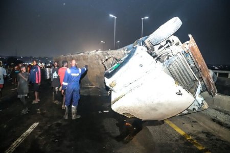 Gridlock Hits Lagos-Ibadan Expressway Following Fatal Crash at Kara Bridge