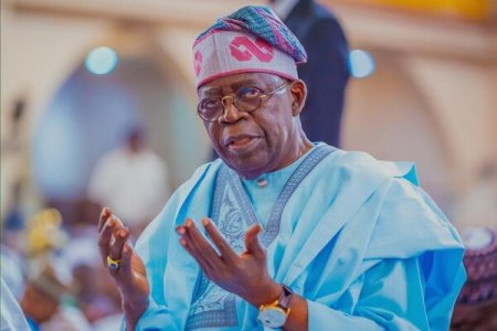 Tinubu Receives Praise and Prayers from Lekki Imam During Holiday Visit